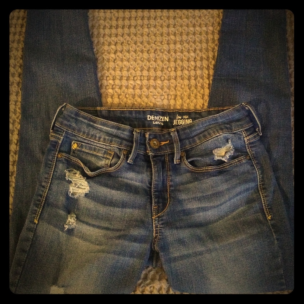 Denizen from Levi's low rise jegging